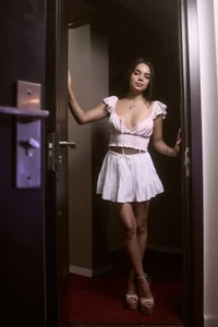MilaKunnis_: Maybe you want to see my sexy feet ( фото)