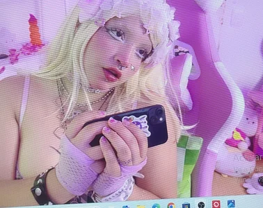 Noisy_doll ₊˚⊹ ᰔYour virtual waifu ₊˚⊹ ᰔ Billede