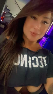 Sarahmonesexy Sarah 🖤 Home 2 Pic 5