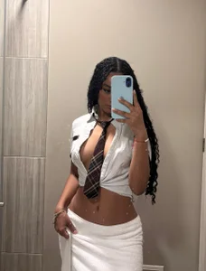 Clawdeen__wolf burning cinnamon color 🥵 صورة واحدة|Clawdeen__wolf burning cinnamon color 🥵 صورتان|Clawdeen__wolf burning cinnamon color 🥵  صور|Clawdeen__wolf burning cinnamon color 🥵  صورة