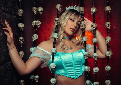 MadissonRey 🎃 "No matter what you do, don't fall asleep" 🎃 Billede 5