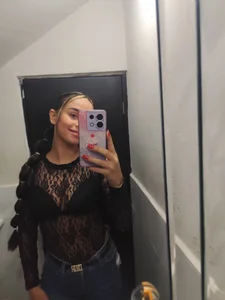 lizz23 Public Pic 4