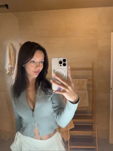 agatheeex Public  4টি ছবি