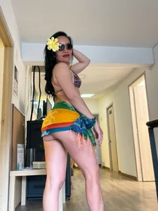 Victoria-eloit The beach is deserted, and my imagination is running wild 👙😈 Kuva