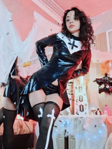 LuisaMarquezのHOLY TEMPTATIONの枚の写真