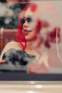 LeaThompsonI'll pick you up, to go for a ride Bild