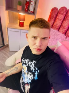 AdrianLust Do you think i'm cute? Immagine 