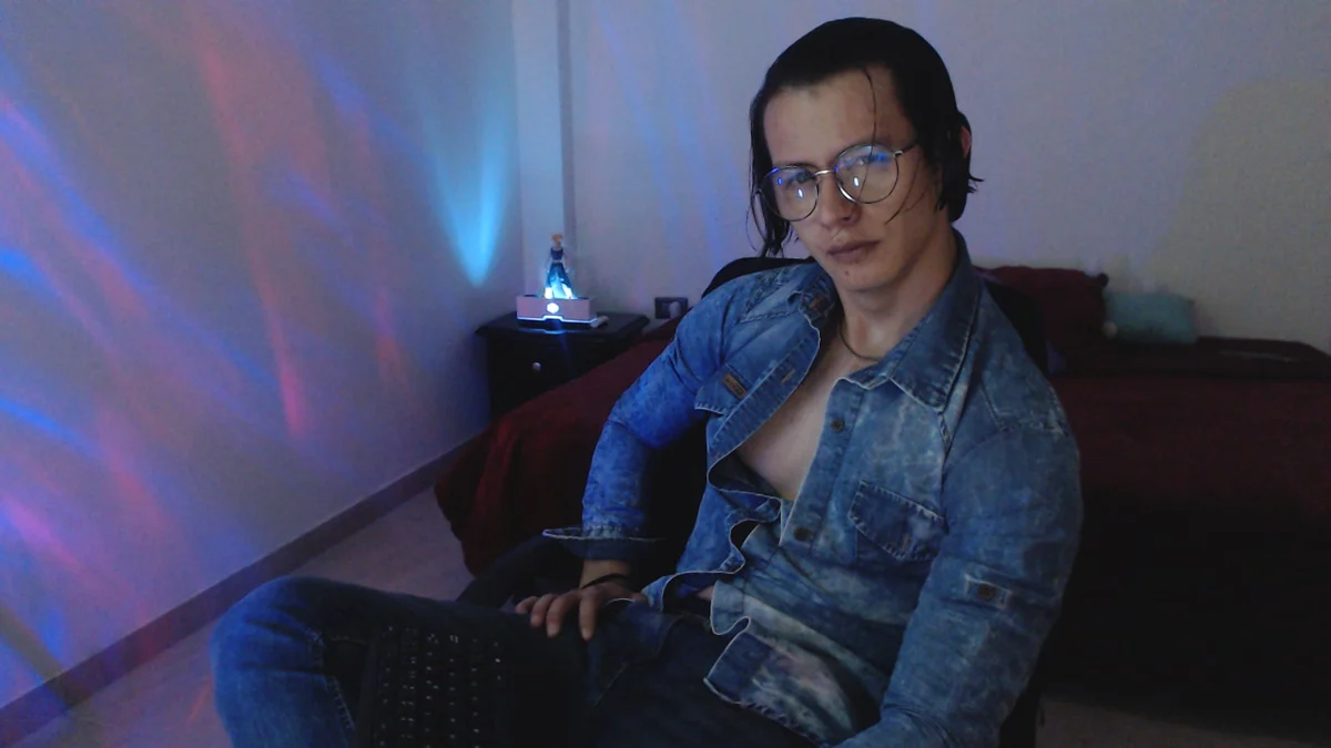 ภาพที่กำลังนิยมของ Brandon_starkk  97