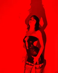 RED AND BLUE de red-meggann  2 Imagens