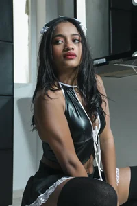 Sariitaa_ I am your housewife Foto 4