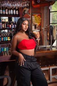 Noa_Adams 𝐀 𝐃𝐑𝐈𝐍𝐊 𝐓𝐎𝐆𝐄𝐓𝐇𝐄𝐑?🍸 Pic 3