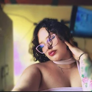 natsumi_ks Public - {count, plural, one {תמונה אחת} two {שתי תמונות} many {# תמונות} other {# תמונות}}
