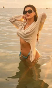 EmmaStonns The sea and I are one 🥰 Poză 3