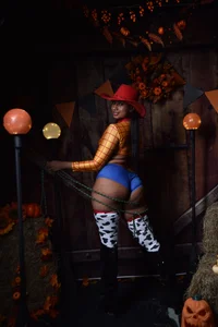 EMILYY_WALKER: Halloween Cowgirl! ( 7 фото)