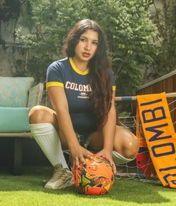 Let's make a gol de Victoria_Rosee  photos