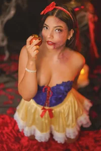 AnnieRouse__ The Beauty of Sweet Snow White ❤️ Poză