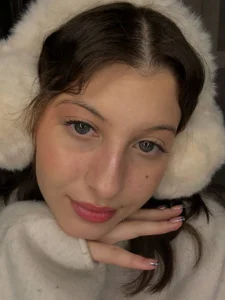 LouiseChavez Snow me Pic 4