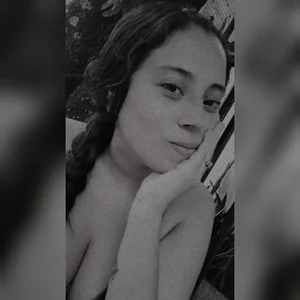 Sophie-Hot-: Public ( 9 фото)