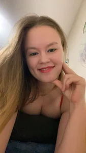 Leah20_SinfulX Public Pic 6