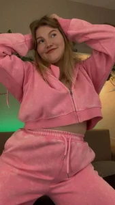 AshleyJoness: Just Happy Ashley~ ( 3 фото)