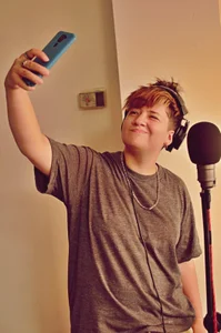 _AlexMorrisのThey sing?の枚の写真