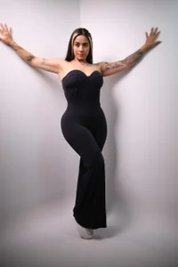 violet_scott_ 💋 Grown, glossy, and dangerously sexy. Pic