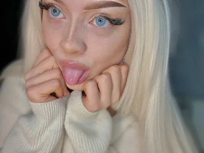 Elsa_Bi Public Pic 4