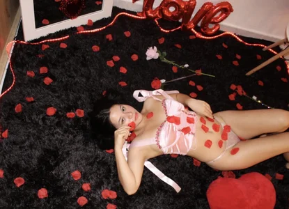 agnes_213 Enjoy a special Valentine's Day💗🩷🌹 Pic 3