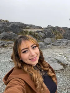 Katalina_Evansのnew landscapes 🫦⛰️🏔️の 3枚の写真