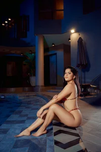 Martina-Roberts admire me ⚡ Pic 2