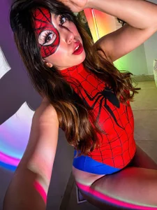 Zdjęcia emily__walker Spidergirl:  5