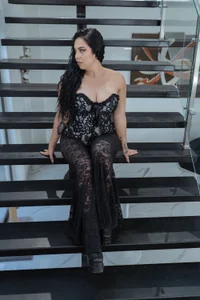 brianaGuzman elegant doll Foto 5