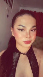 Yuna in person de Hotsiren101  2 Imagens