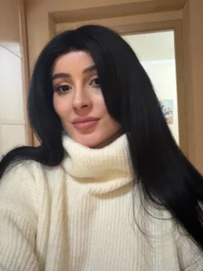 ToriHellberg Between the Moments slika