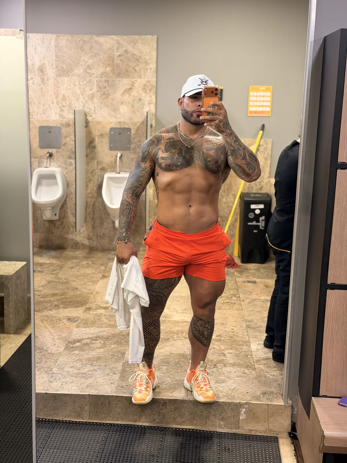 Трендове зображення  7314 Aaron_Vega