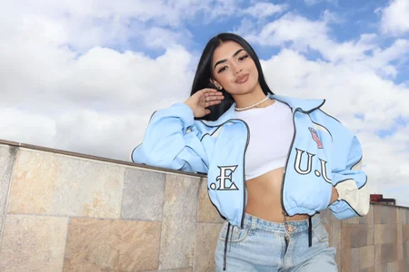 EmmaStonns kullanıcısının the sky is more blue, next to u albümü -  4 fotoğraf