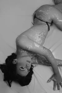 yossi_peach_cute B&W зображення 7