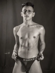 adrik_cano__ B/N Pic 2