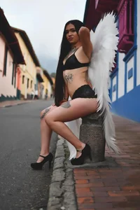 MedussaThomson I am your angel Pic 7