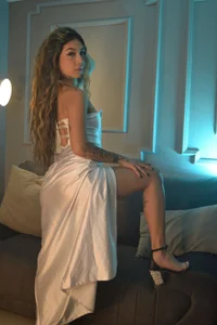 Zdjęcia TaraLawrence Your date tonight: 