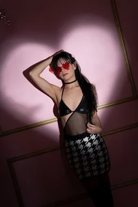 MadameDesade Happy Valentine's Day, my gift is you cumming thinking of me 😈💦 Pic 2