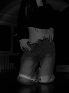 KiraRomeron My waist is an anomaly^^ slika