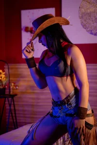 Camillemonroe_ Public Billede 3