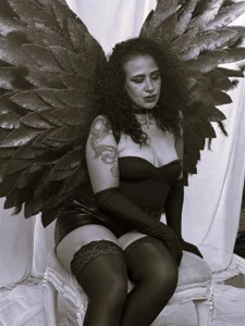 KatyraTaylor__ Fallen angel amateur 🪽 Foto 3
