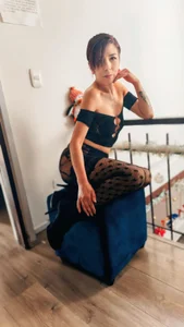 Trinityy__'s enjoying the day a little and it's Christmas in a few days and it makes me hornier Sex Photo 1