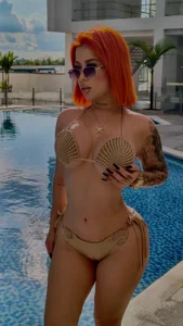 MadelineFox The sun on my body Poză 4