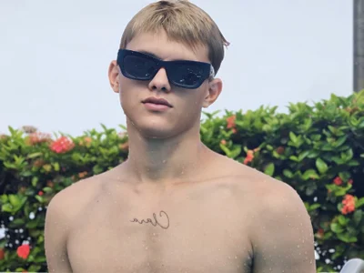 izan_20 Swimming pool💦🏊‍♂️ Εικόνα 2