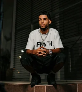 Thiagoferreti “Your essence has something forbidden… and that is why it is impossible to ignore it.” 🫦 Gambar 9