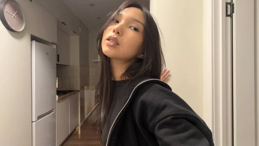 ShirleyLopez hoodie season Pic