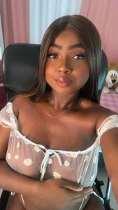 Brittanyjhons_のDiamond 💎の 2枚の写真